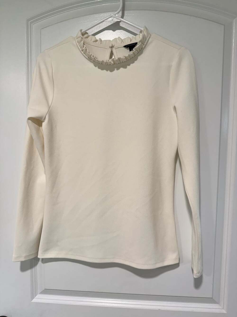 Coquette Ruffle Neck Cream Long Sleeve Blouse Feminine Officecore Size XXS
